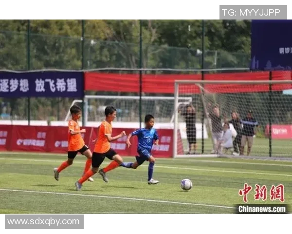 足球明星海报自粘创意设计让你的空间瞬间焕发活力与激情